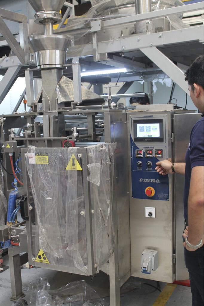 Diseñamos maquinaria de alto rendimiento y ofrecemos servicios especializados que optimizan cada etapa de tu proceso industrial, impulsando eficiencia, calidad y crecimiento sostenible.