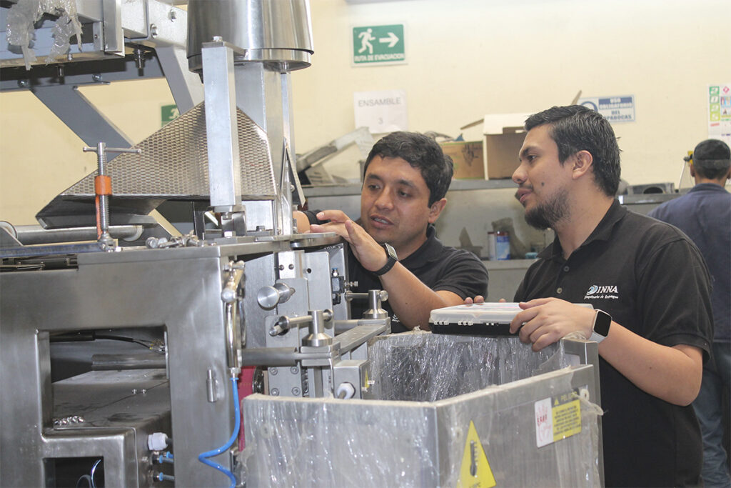 Desde la planificación hasta la puesta en marcha, ejecutamos cada etapa con exactitud técnica. Garantizamos líneas de producción eficientes, integradas y listas para operar desde el primer día.