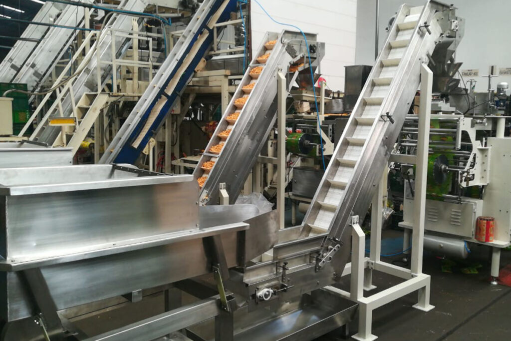 Diseñamos sistemas de transporte personalizados según el tipo de producto, entorno y ritmo de trabajo, asegurando eficiencia y confiabilidad en cada tramo de tu línea.