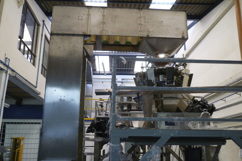 Nuestros transportadores combinan tecnología robusta y diseño higiénico para ofrecer fluidez operativa, seguridad y continuidad en entornos de alta exigencia.