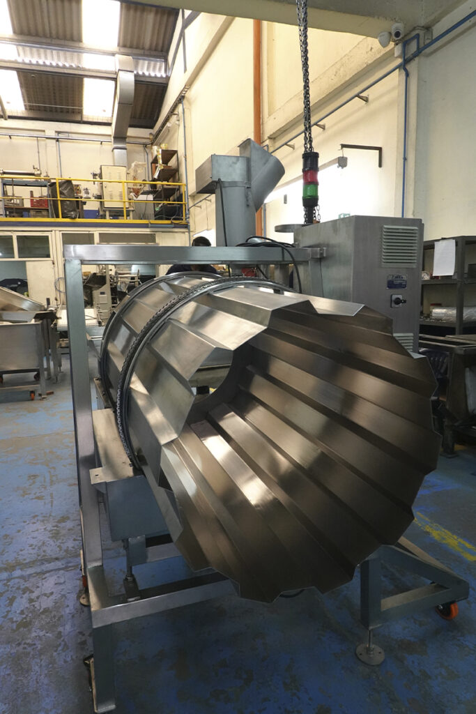 Los sistemas de saborizado INNA combinan precisión mecánica con automatización inteligente, garantizando una dosificación exacta de saborizantes. El resultado: productos con sabor equilibrado, textura ideal y presentación impecable, manteniendo la eficiencia operativa de tu línea.